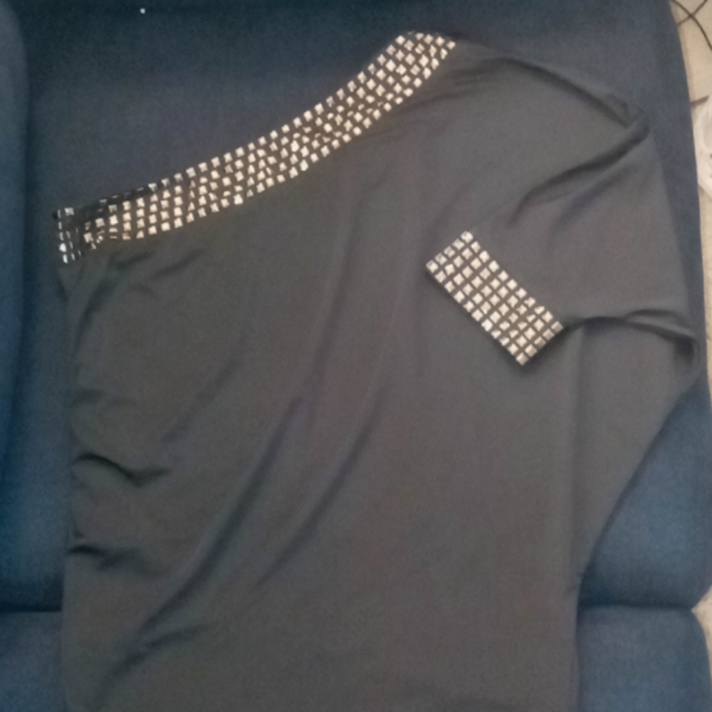 Forever 21 Black One Shoulder Top